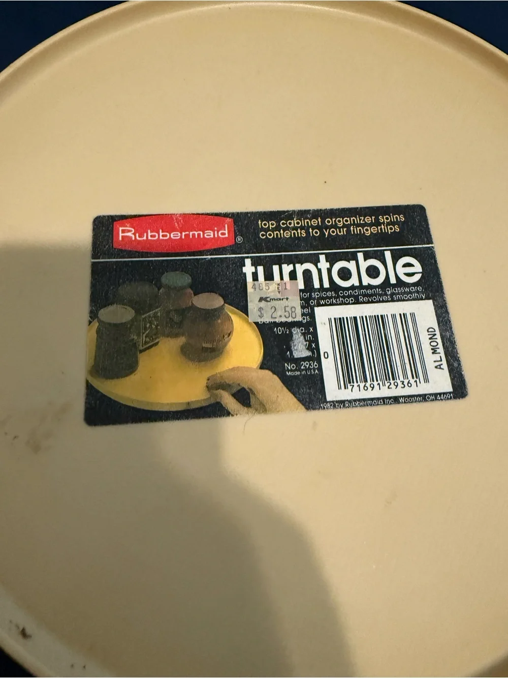 2 Vintage Rubbermaid 10.5